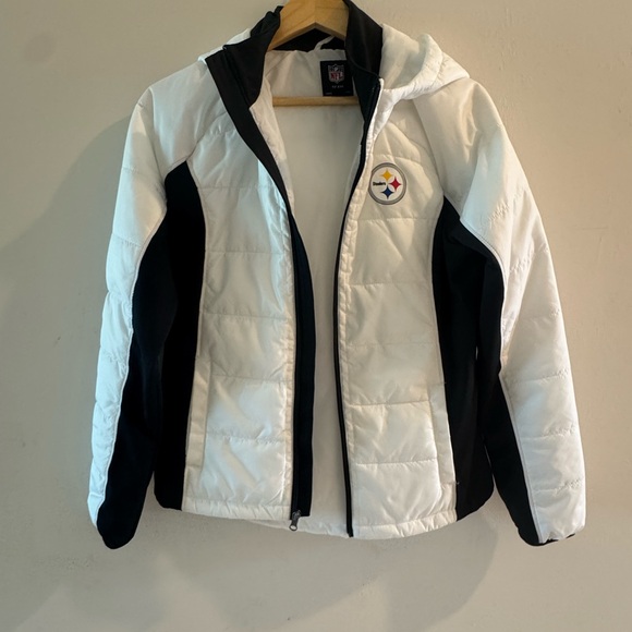 🏈 Pittsburgh Steelers Women’s Puffer Jacket | NFL Team Apparel | Size M - Picture 1 of 6